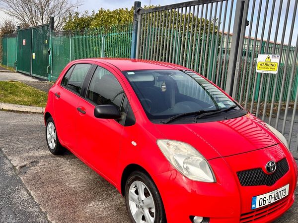 Toyota Yaris Hatchback, Petrol, 2006, Red