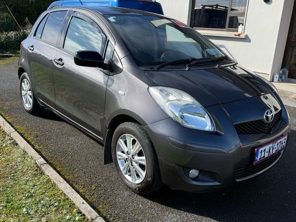 Toyota Yaris Hatchback, Petrol, 2011, Grey