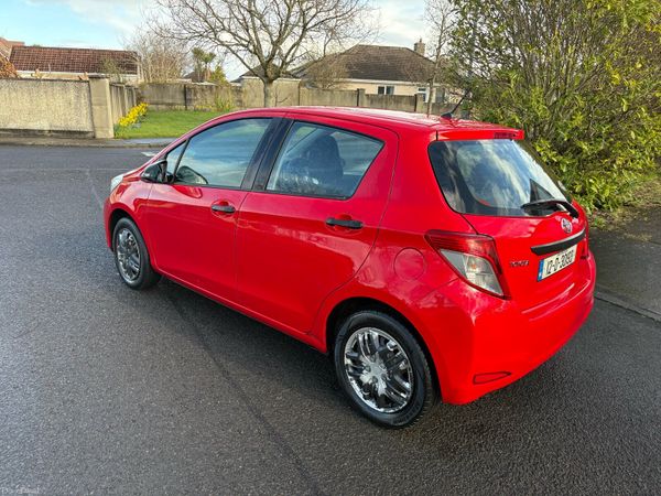 Toyota Yaris Hatchback, Petrol, 2012, Red
