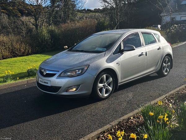 Vauxhall Astra Hatchback, Diesel, 2010, Silver