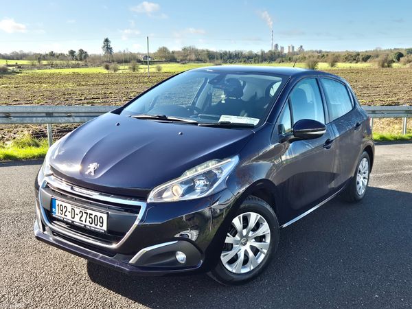 Peugeot 208 Hatchback, Petrol, 2019, Blue