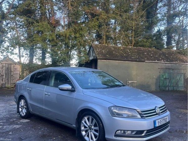 Volkswagen Passat Saloon, Diesel, 2011, Silver
