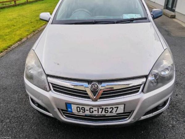 Vauxhall Astra Hatchback, Diesel, 2009, Silver