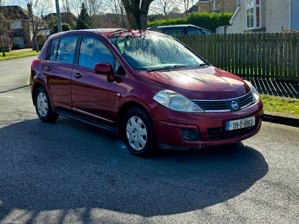 Nissan Tiida Hatchback, Diesel, 2009, Red