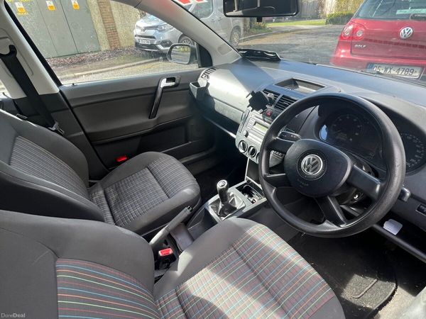 Volkswagen Polo Hatchback, Petrol, 2006, Black