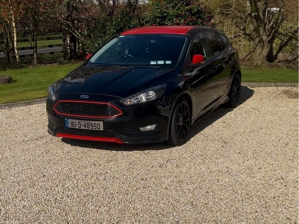 Ford Focus Hatchback, Petrol, 2016, Black