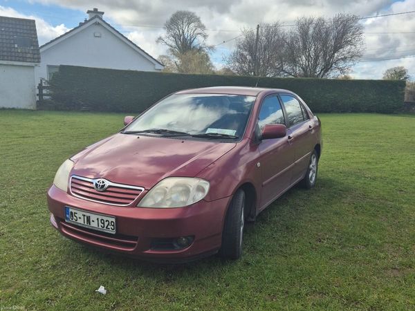 Toyota Corolla Saloon, Diesel, 2005, Red