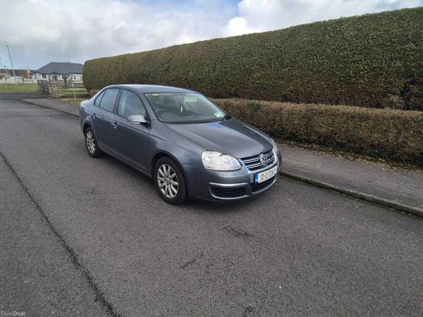 Volkswagen Jetta Saloon, Diesel, 2010, Grey