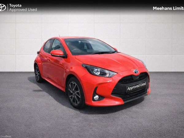 Toyota Yaris Hatchback, Petrol Hybrid, 2023, Red
