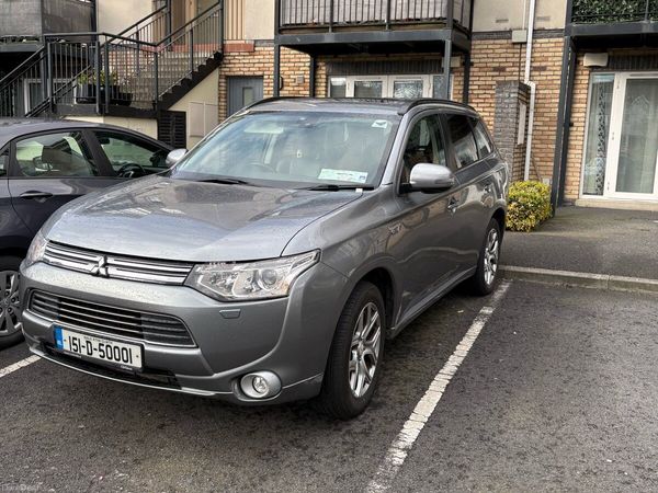 Mitsubishi Outlander SUV, Petrol Plug-in Hybrid, 2015, Grey