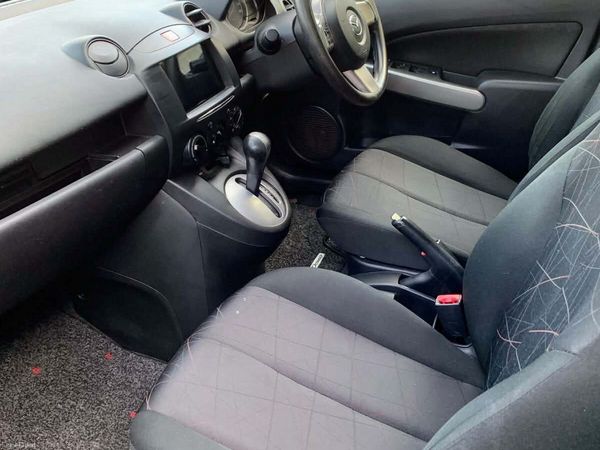 Mazda Demio MPV, Petrol, 2013, Black