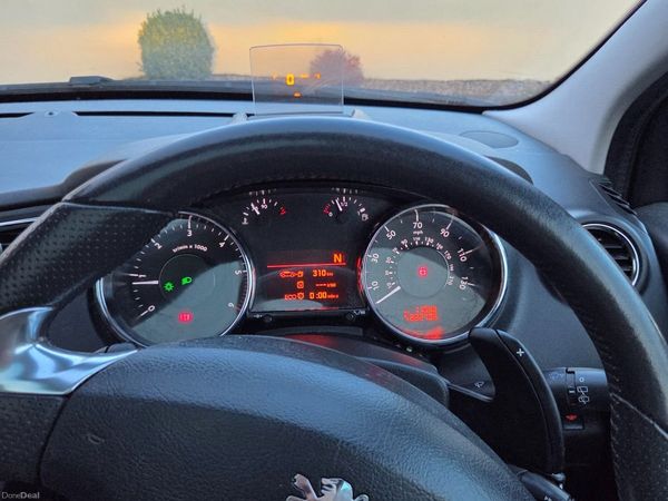 Peugeot 5008 MPV, Diesel, 2013, Grey