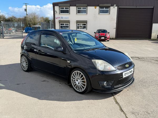 Ford Fiesta Hatchback, Petrol, 2007, Black