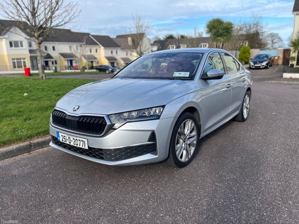 Skoda Octavia Saloon, Petrol, 2025, Grey