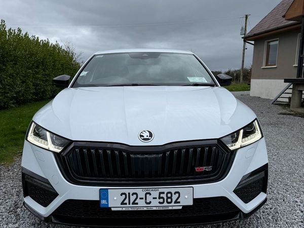 Skoda Octavia Saloon, Diesel, 2021, White