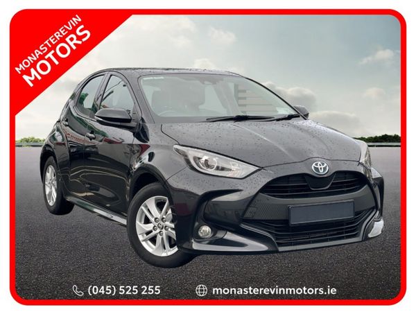 Toyota Yaris Hatchback, Petrol Hybrid, 2023, Black