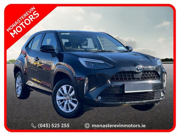 Toyota Yaris Hatchback, Petrol Hybrid, 2023, Black