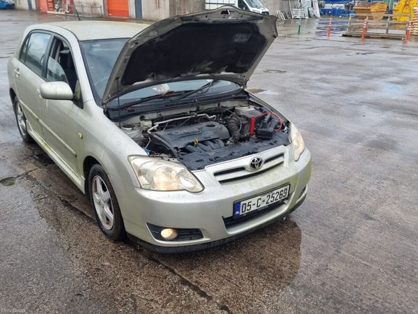 Toyota Corolla Hatchback, Petrol, 2005, Silver