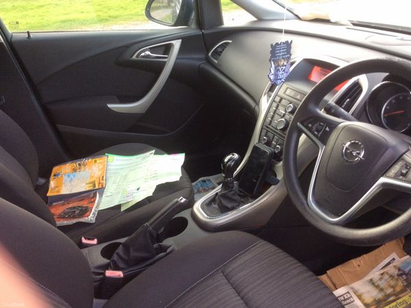 Opel Astra Hatchback, Petrol, 2010, Blue