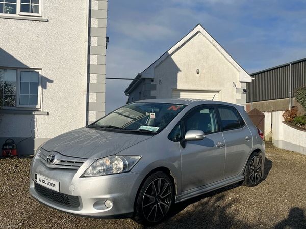 Toyota Auris Hatchback, Petrol, 2012, Silver