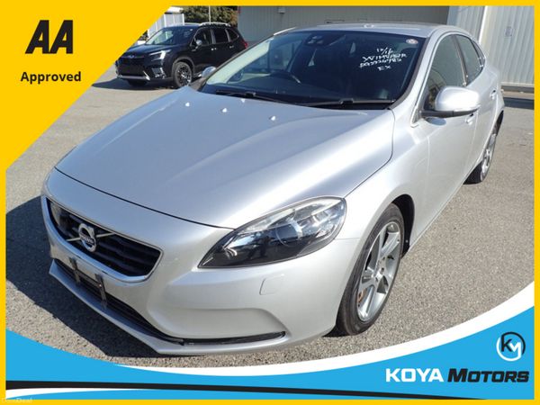 Volvo V40 Hatchback, Diesel, 2016, Silver
