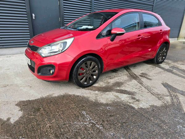 Kia Rio Hatchback, Diesel, 2013, Red