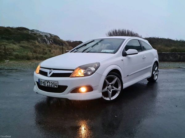 Vauxhall Astra Hatchback, Diesel, 2009, White