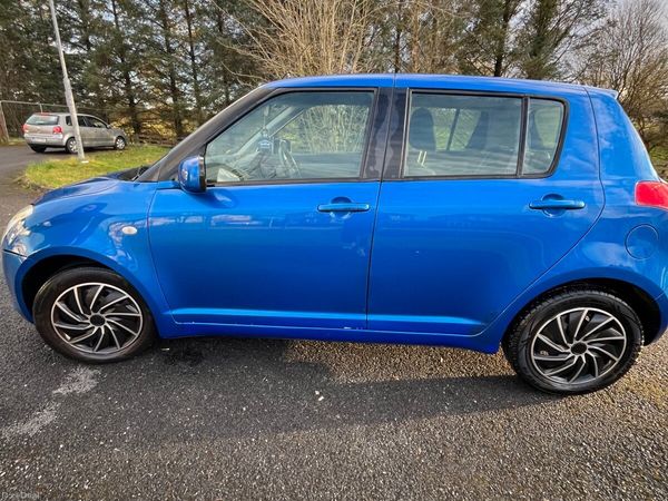 Suzuki Swift Hatchback, Petrol, 2009, Blue