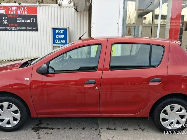 Dacia Sandero Hatchback, Petrol, 2018, Red