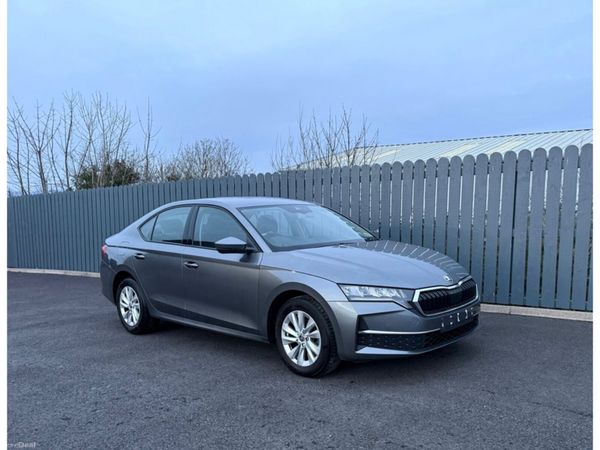 Skoda Octavia Saloon, Diesel, 2024, Grey