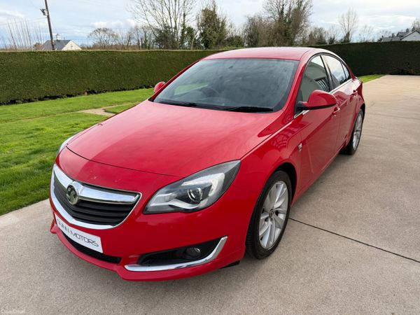 Vauxhall Insignia Hatchback, Diesel, 2015, Red