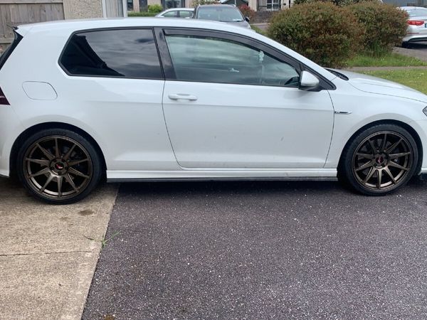 Volkswagen Golf Hatchback, Petrol, 2015, White