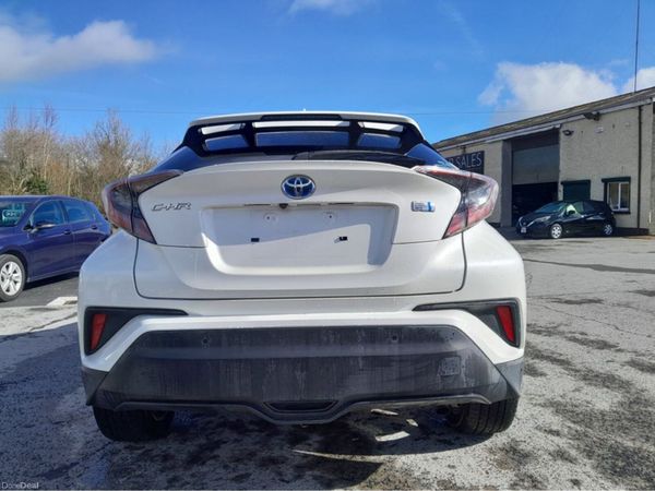 Toyota C-HR SUV, Petrol Hybrid, 2017, White