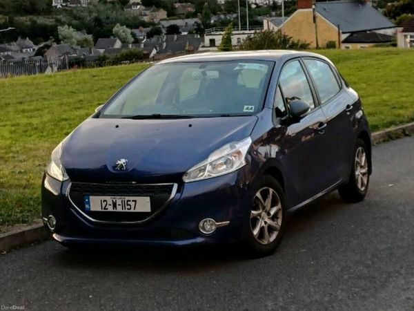 Peugeot 208 Hatchback, Diesel, 2012, Blue