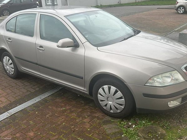 Skoda Octavia Hatchback, Petrol, 2007, Beige