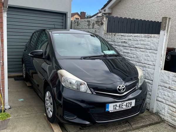 Toyota Yaris Hatchback, Petrol, 2005, Black