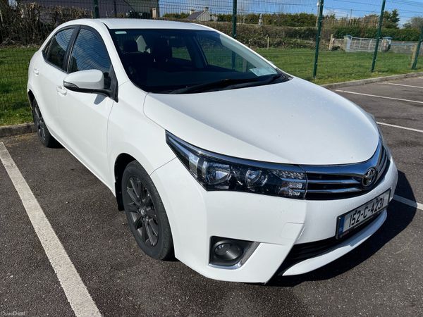 Toyota Corolla Saloon, Diesel, 2015, White