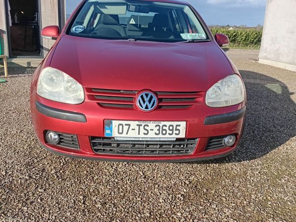 Volkswagen Golf Hatchback, Petrol, 2007, Red