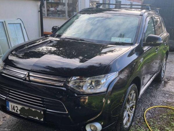 Mitsubishi Outlander SUV, Petrol Plug-in Hybrid, 2014, Black