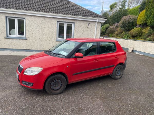 Skoda Fabia Hatchback, Petrol, 2008, Red