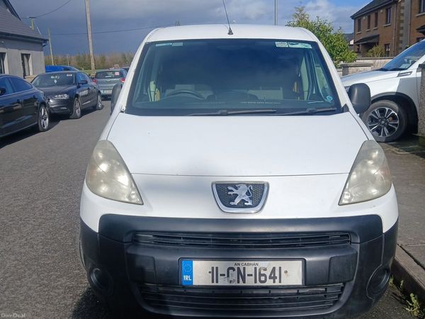 Peugeot Partner MPV, Diesel, 2011, White