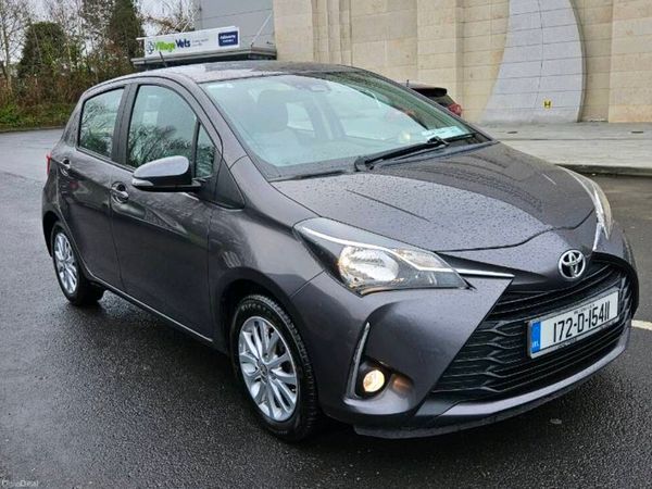 Toyota Yaris Hatchback, Petrol, 2017, Grey