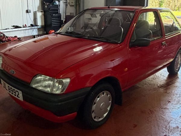 Ford Fiesta Hatchback, Petrol, 1994, Red