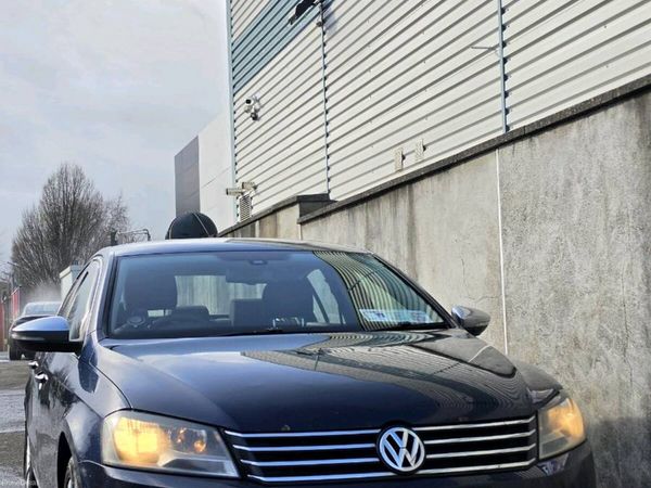 Volkswagen Passat Saloon, Diesel, 2011, Blue