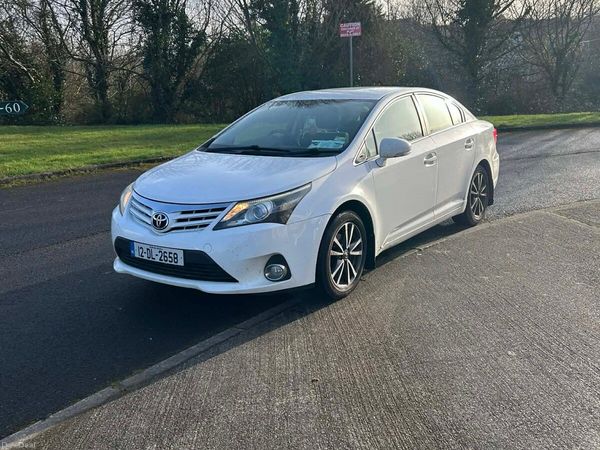 Toyota Avensis Saloon, Diesel, 2012, White