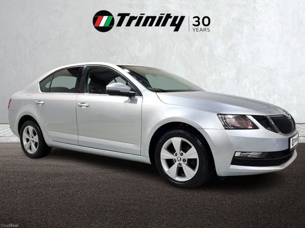 Skoda Octavia Saloon, Petrol, 2019, Silver