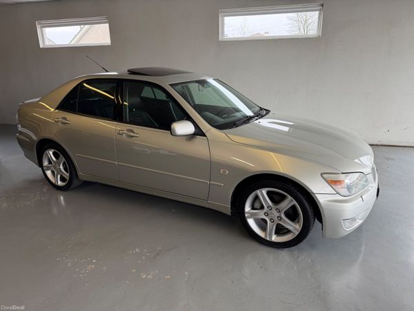 Lexus IS Saloon, Petrol, 2001, Silver
