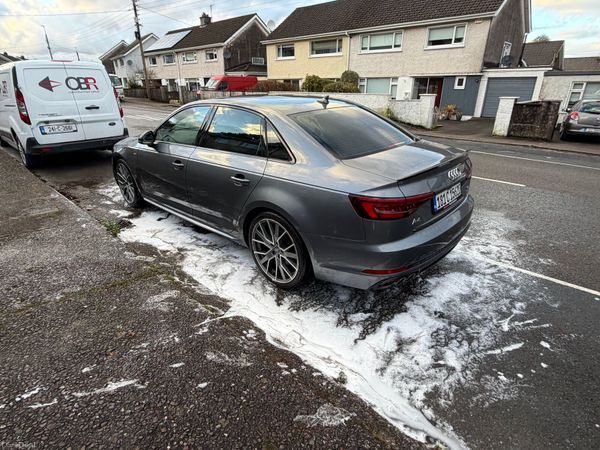 Audi A4 Saloon, Diesel, 2018, Grey