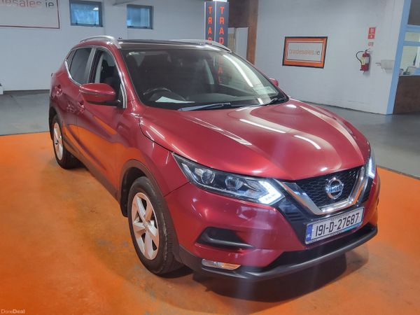 Nissan Qashqai MPV, Petrol, 2019, Red