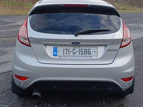 Ford Fiesta Hatchback, Diesel, 2017, Grey